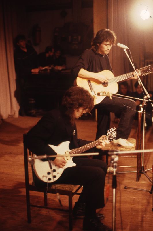 Юрий Каспарян и Виктор Цой, Ленинград, 1980-е.
