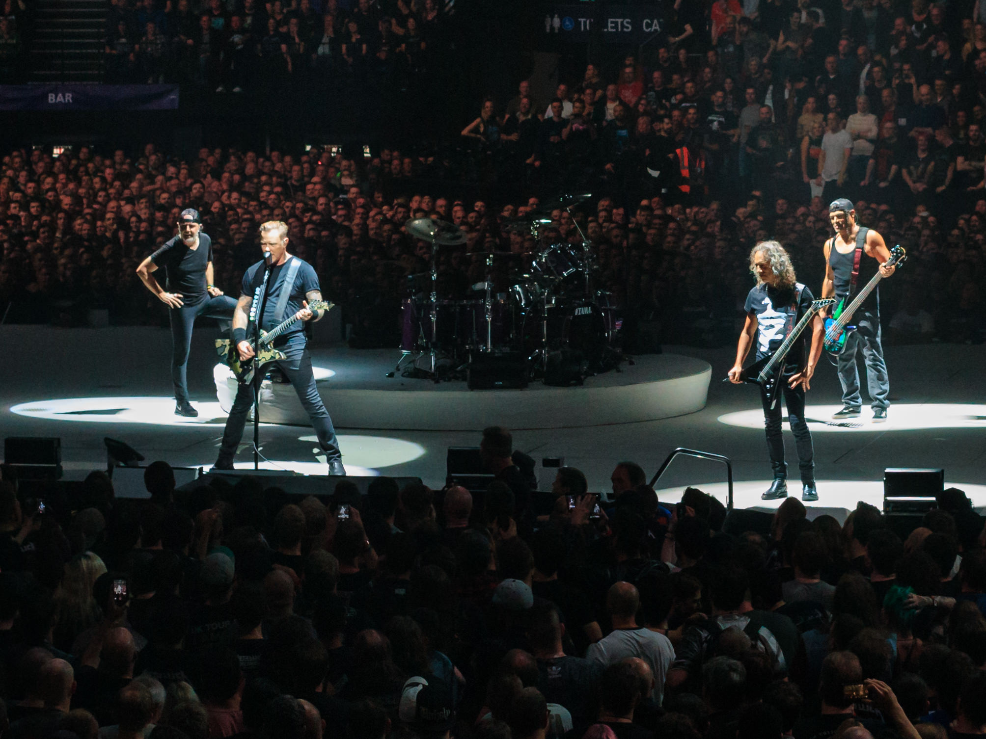Metallica на сцене The O2 в Лондоне, 22 октября 2017 года